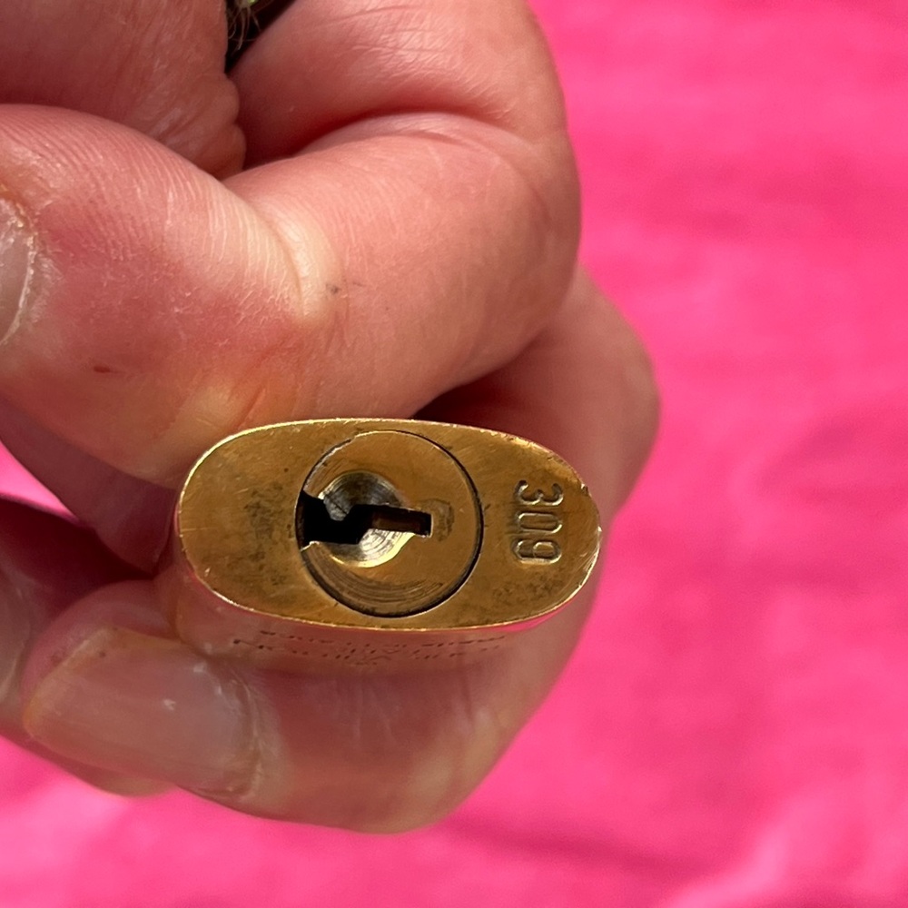 LOUIS VUITTON #309 LOCK AND KEY - Picture 5 of 5